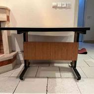 میز تحریر چوبی