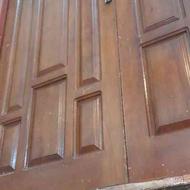 درب چوبی با چارچوب آهنی