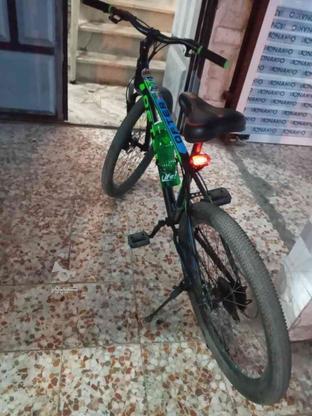 این دوچرخه سایز 26 می‌خوام بفروشم به علت جابجایی در گروه خرید و فروش ورزش فرهنگ فراغت در خوزستان در شیپور-عکس1