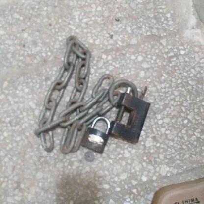 2عد قفل یه دونه کتابی یکی دیگه معمولی با یه متر زنجیر در گروه خرید و فروش صنعتی، اداری و تجاری در مازندران در شیپور-عکس1