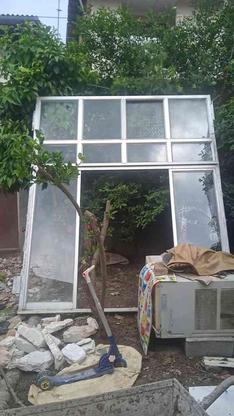 دو عدد پنجره با دو عدد بادرسرویس حمام و دستشویی در گروه خرید و فروش لوازم خانگی در مازندران در شیپور-عکس1