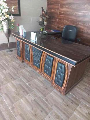 میز مدیریت 2 متری چرمی با کنسول وشیشه دودی در گروه خرید و فروش صنعتی، اداری و تجاری در مازندران در شیپور-عکس1