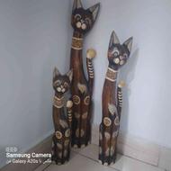 سه عدد گربه چوبی خراطی شده