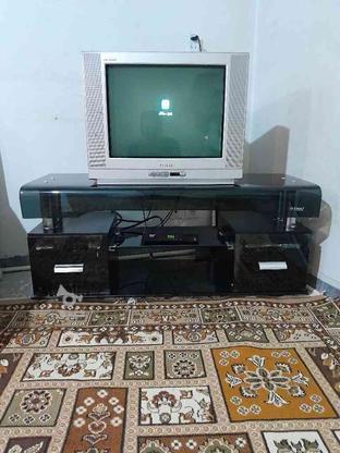 تلویزیون دستگاه دیجیتال و میز باهم در گروه خرید و فروش لوازم الکترونیکی در سمنان در شیپور-عکس1