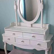 میز آرایش با آینه و صندلی