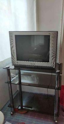 تلویزیون مدل supra ده تصویر و میز شیشه ای متحرک در گروه خرید و فروش لوازم الکترونیکی در همدان در شیپور-عکس1