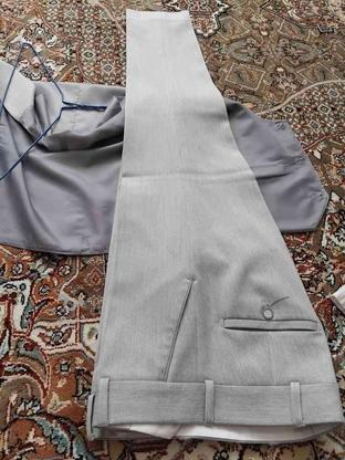 کت شلوار طوسی در حد نو فقط یک بار تن خورده در گروه خرید و فروش لوازم شخصی در تهران در شیپور-عکس1
