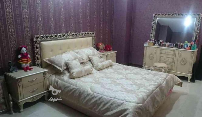 یک ست تخت خواب و میز آرایشی همراه رو تختی در گروه خرید و فروش لوازم خانگی در اصفهان در شیپور-عکس1