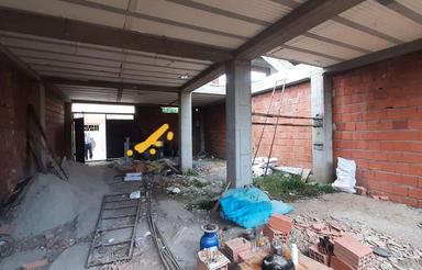 آپارتمان اسکلیت نیمه کاره ساری ابتدا بندارخیل.