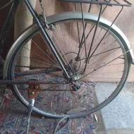 دوچرخه قدیم سالم وخیلی قشنگ با کیفیت
