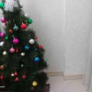 درخت کریسمس با تزیینات