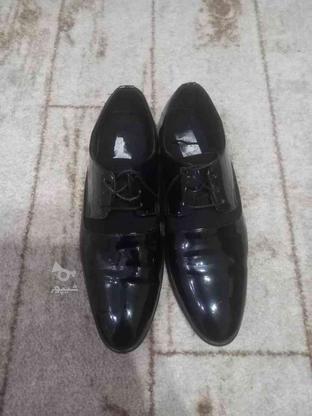 کفش ورنی تمیز سالم سایز 41 در گروه خرید و فروش لوازم شخصی در تهران در شیپور-عکس1
