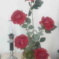 دو عدد گل مصنوعی زیبا با گلدان به فروش میرسد