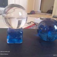 دو گوی شیشه ای آبی ساخت IKEA و شفاف هندی