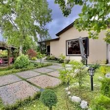 ویلا باغ شهرک برند تاپ لوکیشن