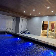 اجاره روزانه ویلا نوساز و شیک استخردار لاکچری