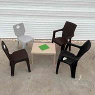 فروش میزو صندلی پلاستیکی کلاسیک و صندلی حصیری