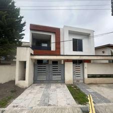 ویلا دوبلکس نما مدرن145متربنا2خواب جاده دریا