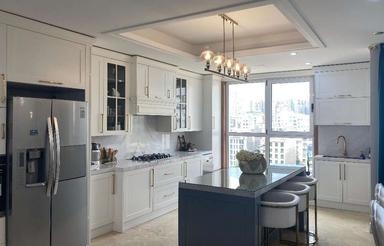 170 متری تخلیه سرو شرقی در حد نوساز قابل تبدیل