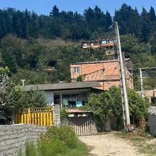 زمین 190 متری با چشم انداز موقعیت عالی در حاشیه روستا