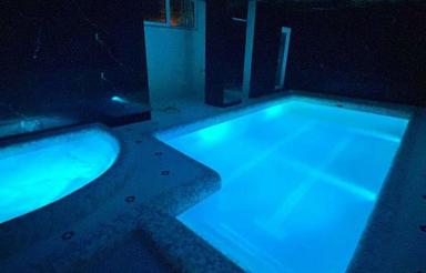 اجاره روزانه ویلا استخردار تریبلکس لاکچری روفگاردن Vip