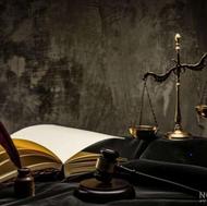 وکیل پایه یک دادگستری