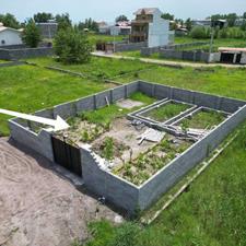 زمین ساحلی 250 متری با فونداسیون آماده ساخت