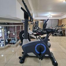 دوچرخه ثابت ورزشی تایتان