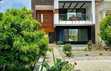 ویلا تریبلکس استخردار با روف گاردن با ویو بی نظیر500متر