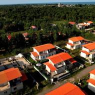 فروش ویلا شهرکی با استخر4فصل با نگهبانی 24ساعته