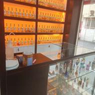 نیروی جوان برای کار در عطر فروشی