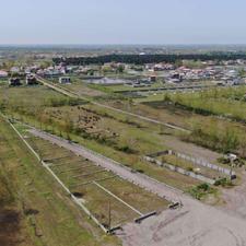 164 متر زمین ساحلی دور محصور