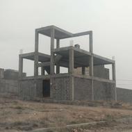 ساختمان دو طبقه نیمه کاره در امام حسن