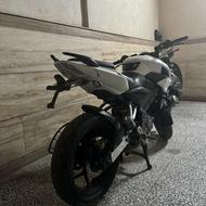 موتوران اس200