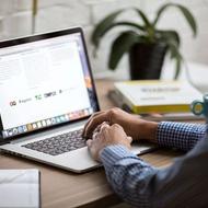 کامنت گذار برای پیج فروش انواع هدفون بلوتوثی با حقوق ثابت