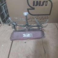 ترازو قدیمی کوچک آنتیک ودسته اعلم هر دو قدیمی