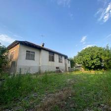 بنا قدیمی سند دار با هزار متر حیاط