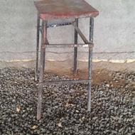 چهارپایه فلزی