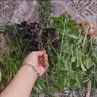 پاک کردن سبزی و مرغ