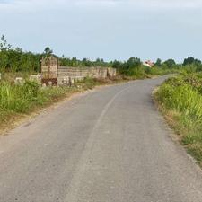 285 متر زمین نزدیک به خیابان اصلی