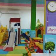 مربی خانه بازی