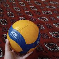 توپ والیبال v200w خیلی تمیز بدون ایراد