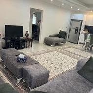 آپارتمان 80 متری و 50 متر حیاط خلوت واقع در خیابان فلسطین با