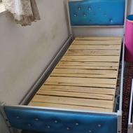 تخت یکنفره فلزی باتشک