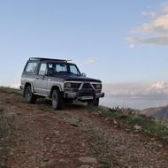 نیسان پاترول دو مدل 76 گیربکس 6 دنده