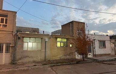 خانه ویلایی کلنگی مناسب سکونت و عالی برای ساخت و ساز