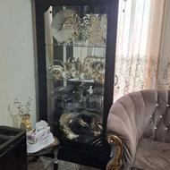 ویترین شیشه ی