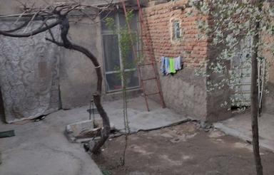 فروش فوری یک باب خانه کلنگی قابل سکونت در روستای اسفنجان
