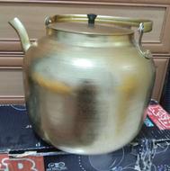 کتری بزرگ طلایی رنگ