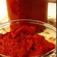 رب خانگی و پیاز سرخ کرده و سبزی سرخ شده